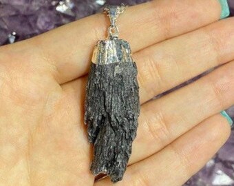 Details about BLACK KYANITE Crystals One Pound Box HEALING Fans for Jewlery Large & Small Details about BLACK KYANITE Crystals One Pound Box HEALING Fans for Jewlery Large & Small