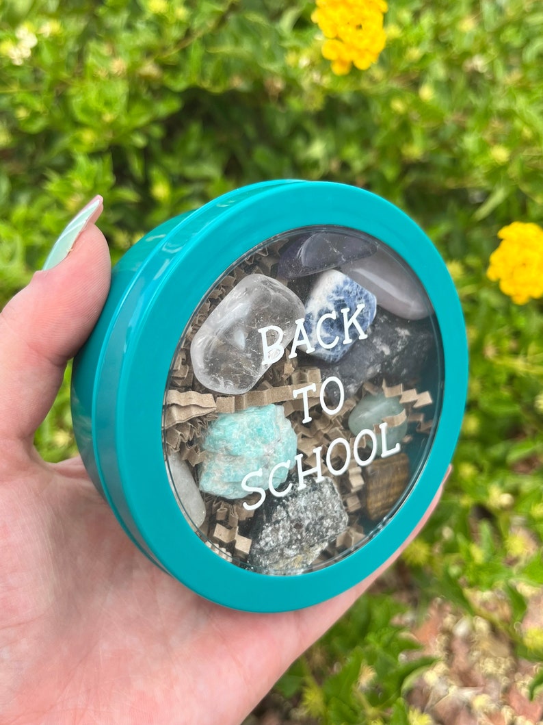 Kit de cristales personalizado para la vuelta al cole, caja magnética, piedras para estudiantes y aprendizaje, cristales para taquillas, energía curativa, regalo con monograma imagen 10