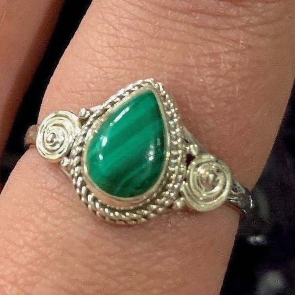 Teardrop Swirl Malachite Sterling Silver Ring, Genuine Malachite Stackable Ring, 925 Crystal Jewelry, Heart Chakra Healing, Green Ring, ASJ