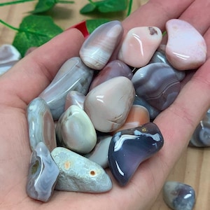 One Botswana Pink Agate Tumbled Stone, Agate Pocket Stone, Botswana Agate, Heart Chakra, Energy Stone, Meditation Stone, Healing Energy