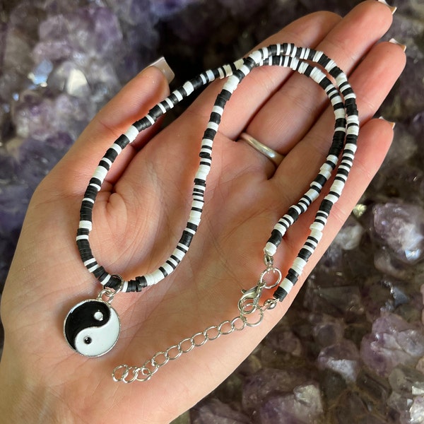 Yin Yang Zebra Mix Black and White Puka Shell Pendant, Enamel Yin Yang, Unisex Necklace, Adjustable Necklace, Boho Style, Puka Beads, Calm