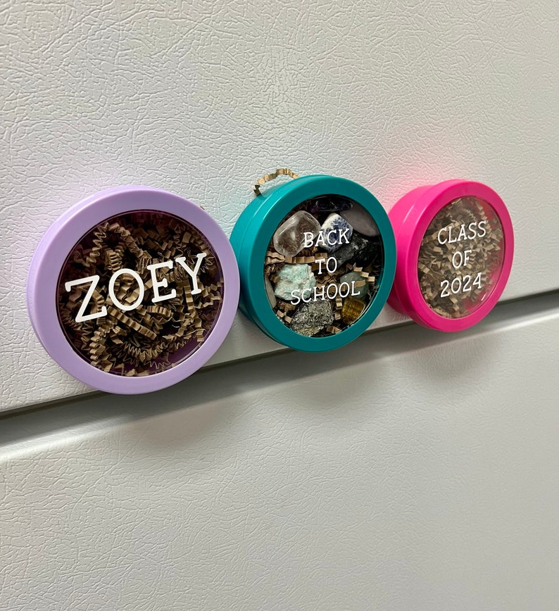 Kit de cristales personalizado para la vuelta al cole, caja magnética, piedras para estudiantes y aprendizaje, cristales para taquillas, energía curativa, regalo con monograma imagen 9