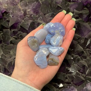 One Blue Lace Agate Tumbled Stone, Blue Lace Agate Pocket Stone, Chalcedony Agate, Crown Chakra, Energy Stone, Meditation Stone image 4