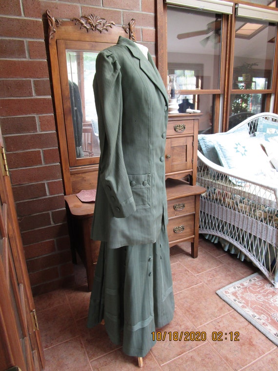 1910 green wool walking suit