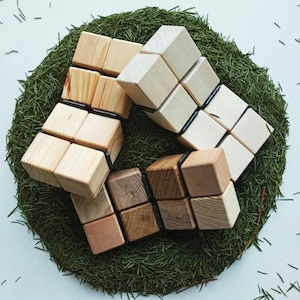 Wooden fidget infinity cube, Stress relief Endless movement, personalized toddler toy, focus sensory development, travel toy, activity toy