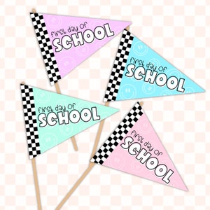 First day of homeschool pennant - smiley checkered pennant flag | Back to School Printable