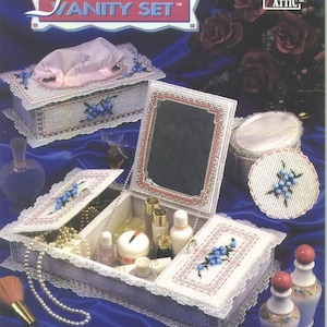 Toile en plastique Digital PDF Pattern Leaflet Beaded Floral Vanity Set