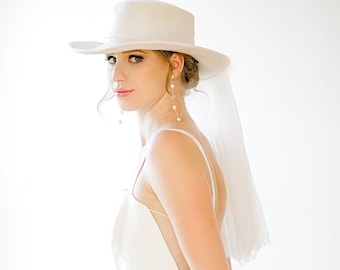 REMI // Trendy Bridal hat, woolen bridal hat, trendy bride hat veil, bride cowboys hat, trendy unique bride veil, modern bride BOHO hat veil