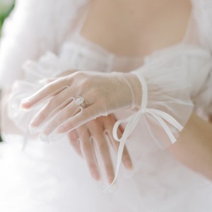 LIRA //Ruffled Tulle Bridal Gloves,Chic Bride Wedding Gloves,Ruffled Tulle Gloves,sheer Lace Gloves,Tulle Mesh Semi Sheer Short Women Gloves