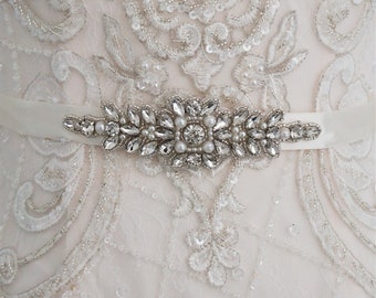MIRA Petite // rhinestone &pearl bridal belt sash • cinturón de boda •cinturón de vestido de novia •cinturón nupcial de diamantes •pequeño cinturón de pedrería de dama de honor