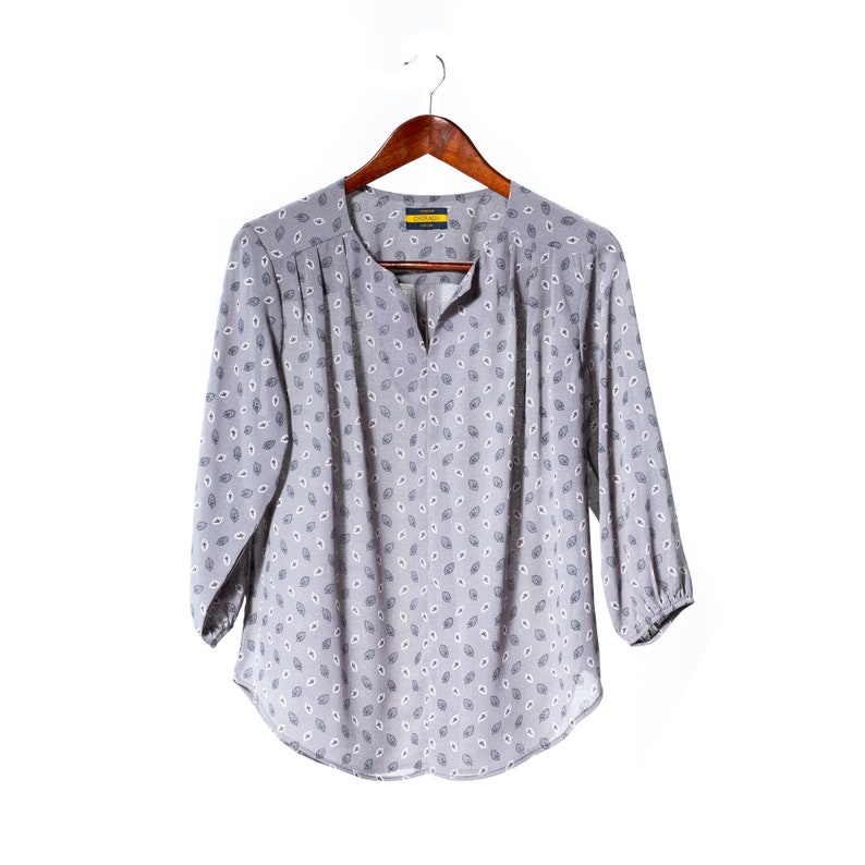 Casual Tops for Going Out 34 Sleeve Split Neck Medium Women/'s Blouse for Work Gray Floral Crinkle Fabric Loose Shirts over Leggings