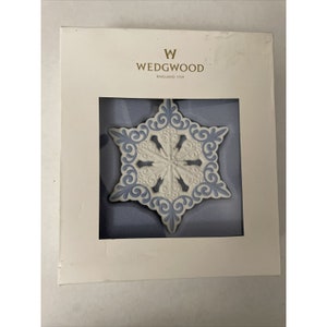 Wedgwood PIERCED SNOWFLAKE Ornament 2013 Blue and White