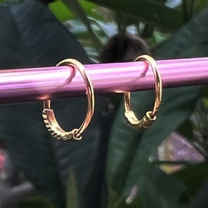 Kleine Solid Gold Runde Endlose Ohrring | Knorpel dünne Ohrring | Kleine durchgehende Creolen | Kleine Schläfer Ohrringe | Weihnachtsgeschenk