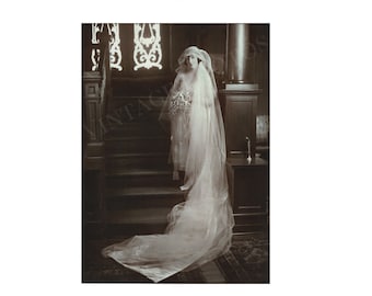 Bride Vintage Photo 1920  Printable, Download Photo, Antique Photo, Digital Photo 0059