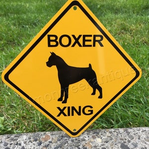 Señal de cruce de perro amarilla con precaución de metal BOXER Xing de 6" x 6" o 12" x 12" NUEVA (2 tamaños disponibles) ¡Nuevo y hecho a mano!