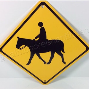 Señal de cruce de precaución en miniatura de metal amarillo Horse Rider Xing de 6" x 6" o 12" x 12" NUEVA (2 tamaños disponibles)