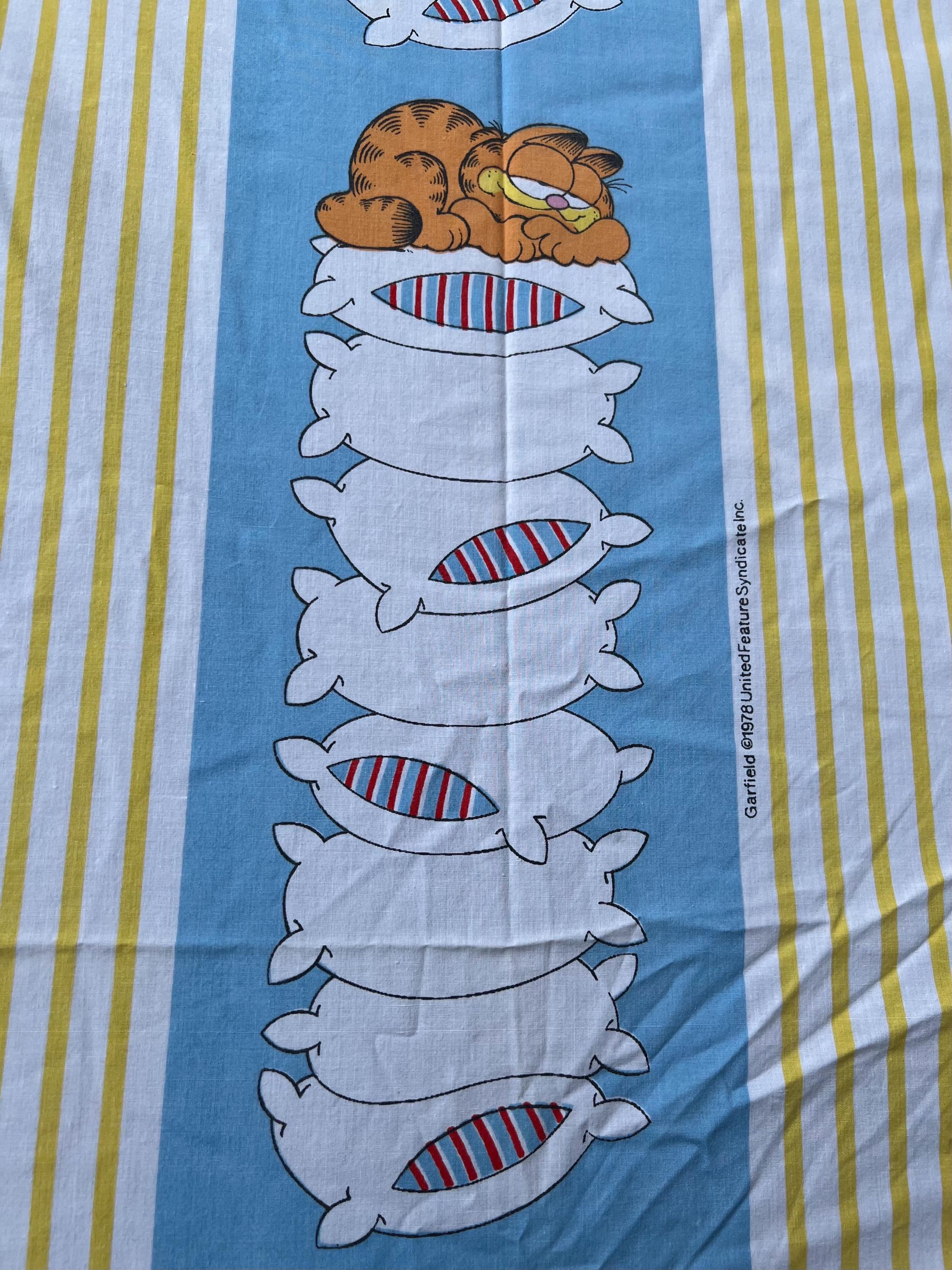 Vintage 1978 Garfield Twin Bedding Set: Striped Sheets