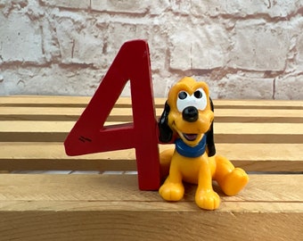 Figurka na tort urodzinowy Disney Pluto numer 4 z okazji 4. urodzin, miniaturowa, 2-calowa, z PVC, od Applause #4
