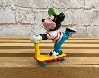Vintage Disney Micky Maus auf einem Roller Mini PVC Miniatur 2 ""Aktionsfigur Spielzeugfigurine von Applause."