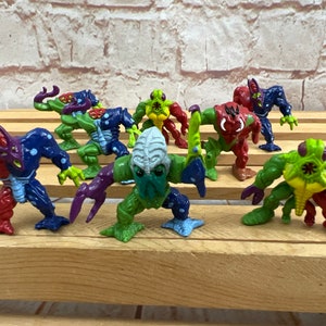 Vintage 1997 Fistful of Aliens Mutant Action Figure - Multicolored 1” Mini