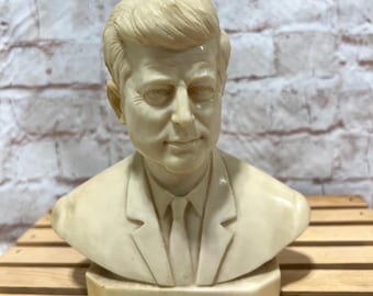 J.F.K. John F. Kennedy Büste Harz Kunst Skulptur Signiert Vom Bildhauer A. SANTINI