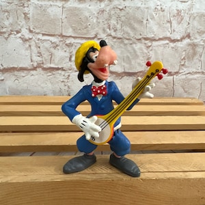 Vintage Goofy playing banjo Disney Miniature PVC Mini Figure Toy by applause