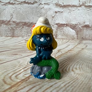 Vintage 1982 Mermaid Smurfette Smurf Mini PVC Miniature Action Figure Peyo Toys Figurine
