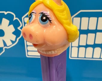 Vintage Miss Piggy with Rare Eyelashes PEZ Dispenser from the Original Muppets 3.9 Stem Rare!