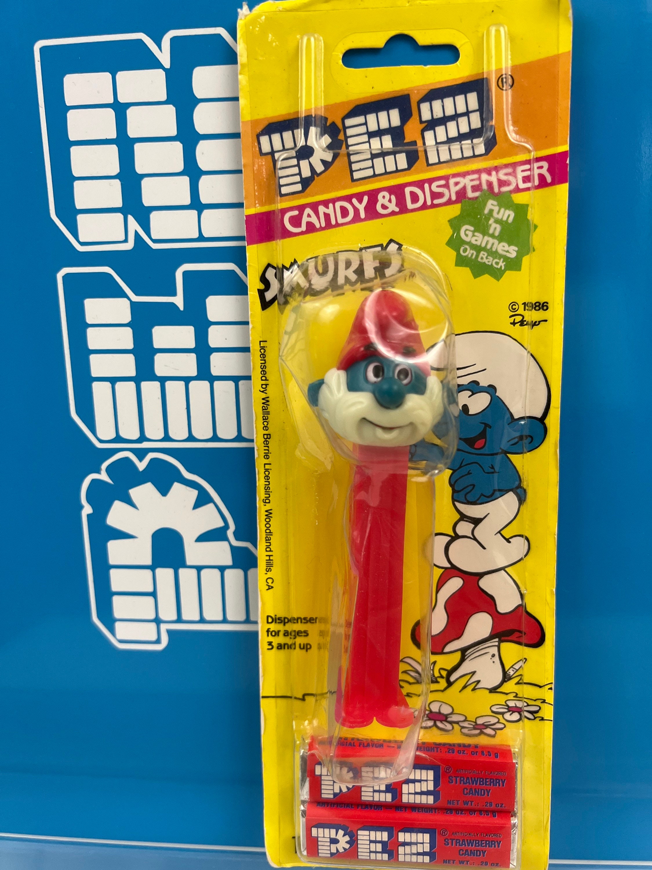 PEZ schtroumpfs,distributeur de pez,Bonbon PEZ schtroumpfs