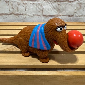 Vintage Sesame Street Mr. Snuffleupagus with beach ball Mini PVC Miniature Action Figure Toys Figurine by Applause Rare
