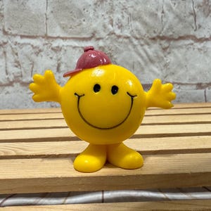 Vintage 1971 Mr. Bounce from Mr. Men & Little Miss Arbys Mini PVC Miniature Action Figure Toys Hargreaves Figurine