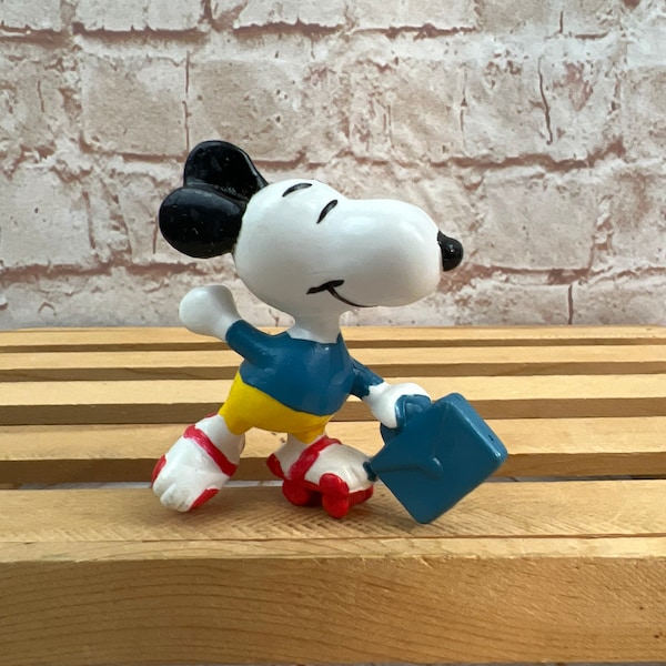 vintage Peanuts Snoopy Rollerblading au travail Mini PVC Miniature Action Figure Jouets Figurine Sports Rare