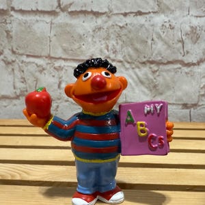Vintage Sesame Street Ernie with apple and book Mini PVC Miniature Action Figure Toys Figurine by Applause