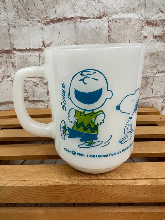 Vintage Fire King Snoopy Mug: 
