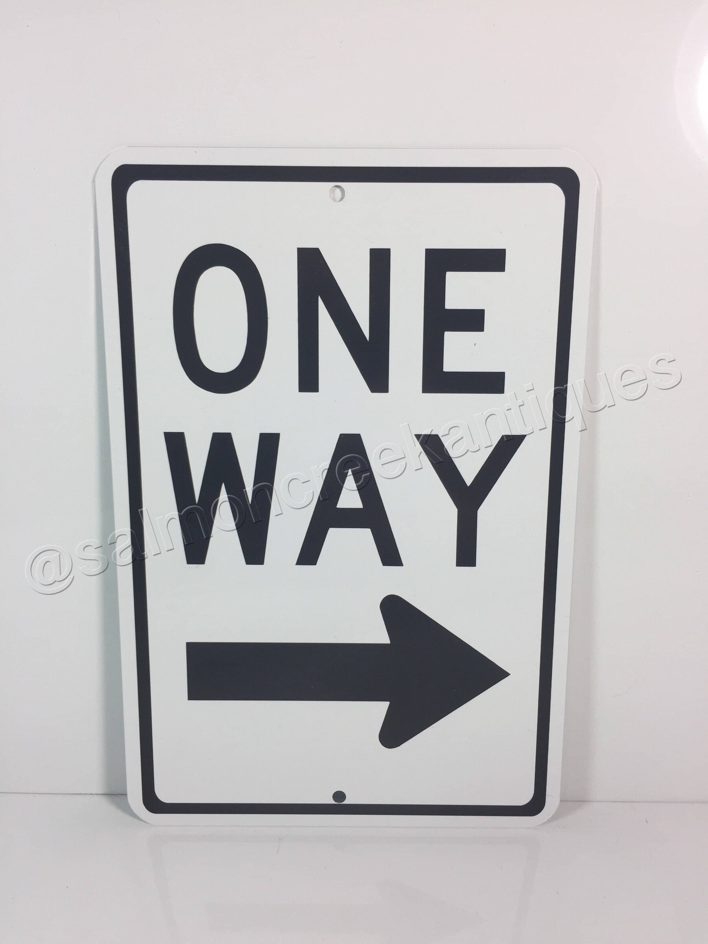 ロードサイン ONE WAY | For Life