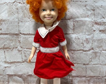 Vintage 1982 Annie Action Figure Doll - Damaged Dress