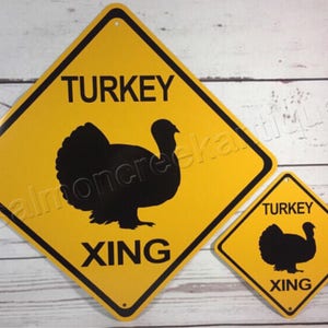 Mini letrero de metal amarillo Turkey Xing para granja, precaución, cruce de aves, 15 x 15 cm o 30 x 30 cm (2 tamaños disponibles)