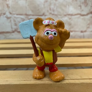 Vintage Muppet Babies Fozzie Bear with shovel Mini PVC Miniature Action Figure Toys Figurine by Applause Jim Henson Rare