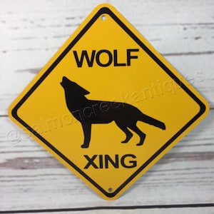 Mini señal de cruce de granja de metal amarillo Wolf Xing, 15 x 15 cm o 30 x 30 cm (2 tamaños disponibles)