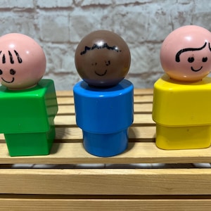 Vintage lot of 3 1989 Fisher Price Big Jumbo Little People Miniature Action Figures Toys