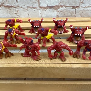 Vintage 1997 Fistful of Aliens RED Alien mini 1” Action Figure - HIGH Powers - Rare!