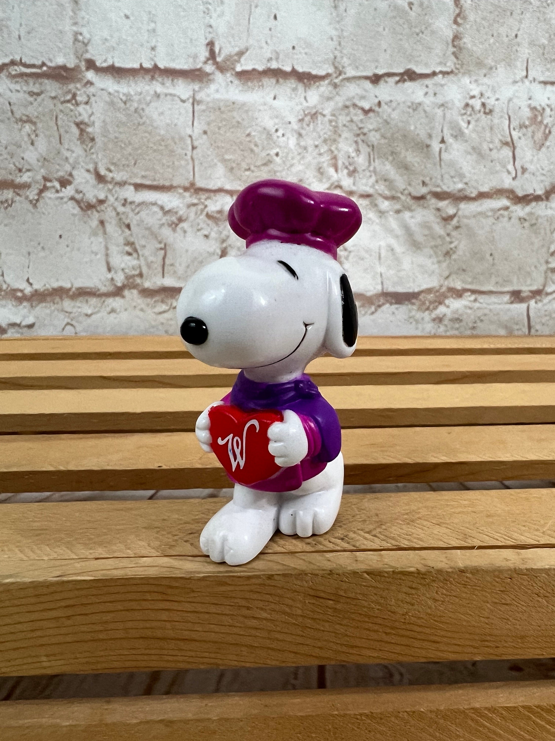 Snoopy Mini Figure With Stand
