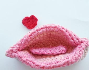Crochet pattern for a lactation teaching baby mouth