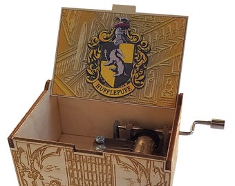 Hogwarts Castle, Hufflepuff Crest, Featuring Music of Hedwig's Theme, Hand Crank Music Box