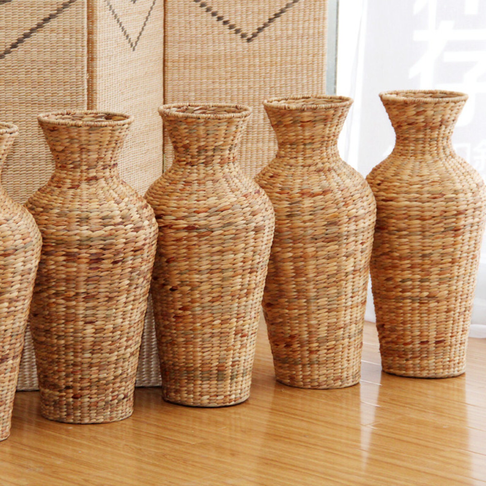 Rustic Woven Vase: Embracing Nature's Elegance