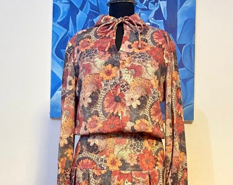 Beautiful vintage 1960s Skirt suit