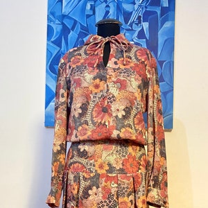 Beautiful vintage 1960s Skirt suit