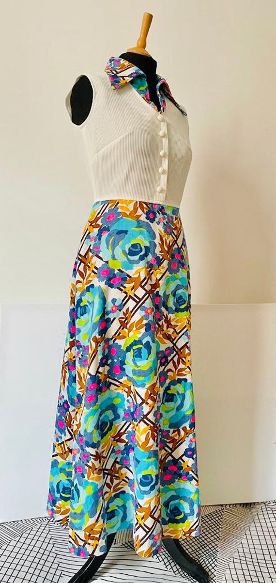 Stunning 70s Floral Cotton Blend English Lady Maxi Dress