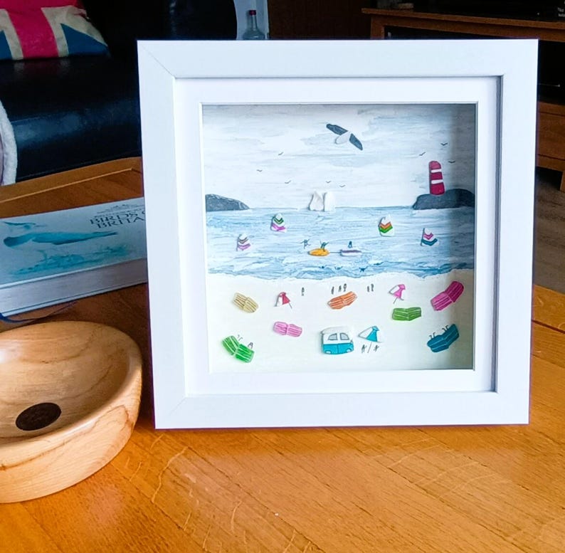 Sea Glass Beach Scene Art: Humorous Coastal Wall Decor Bild 1
