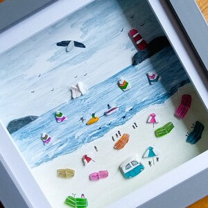 Sea Glass Beach Scene Art: Humorous Coastal Wall Decor Bild 7